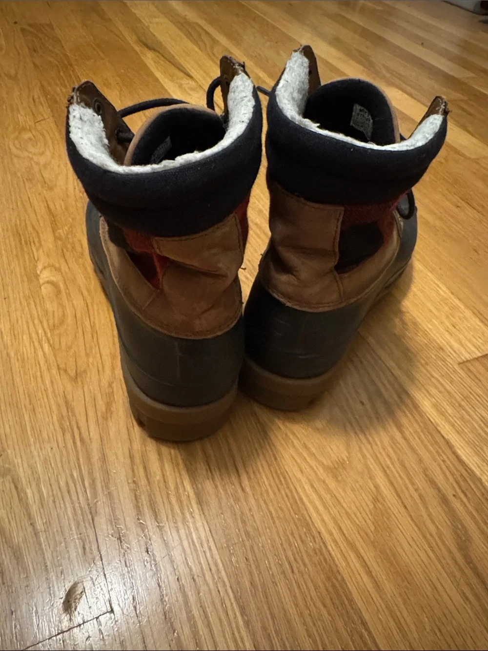 Sperry Red Check Buffalo Plaid Leather & Black Rubber Lace-Up Winter Duck Boots